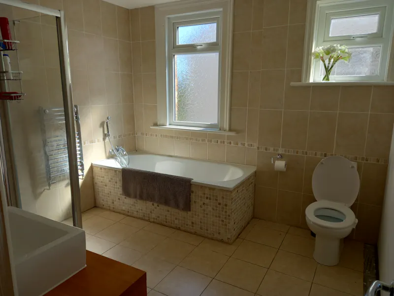 Bathroom at Carshalton family house, D2627 (photo 39)