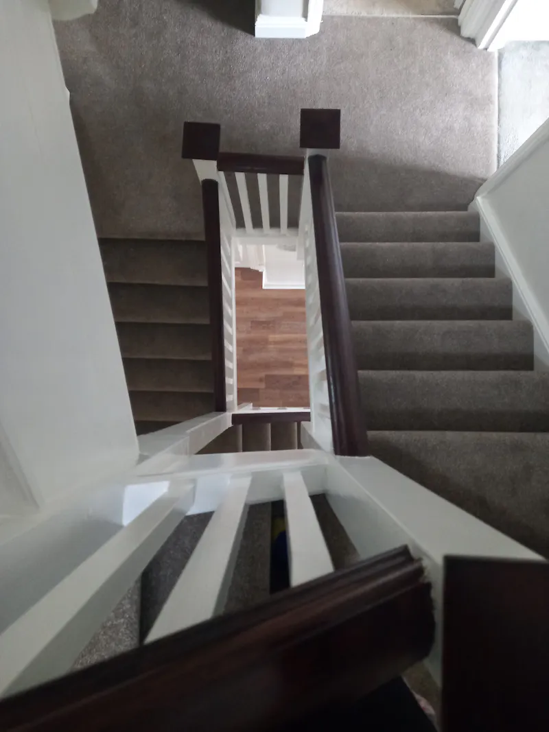 Staircase at Carshalton family house, D2627 (photo 25)