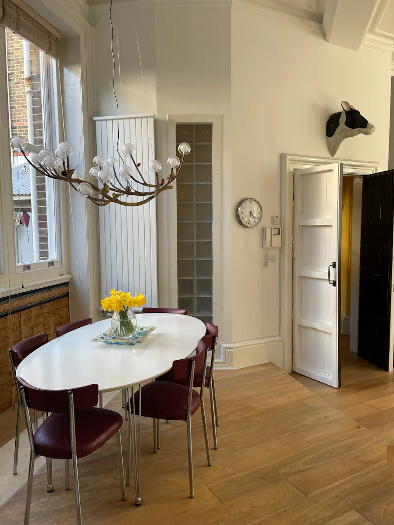 Floor - wooden at Open Plan Brighton Apartment , F1218 (photo 7)