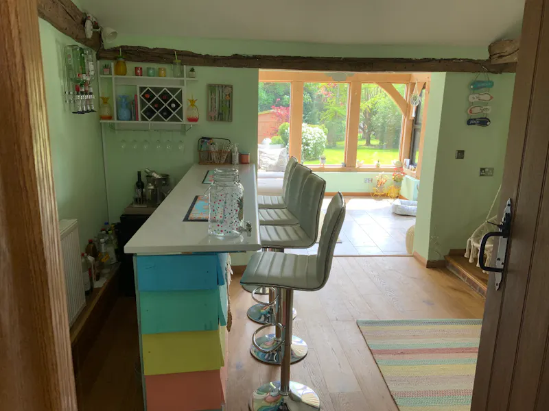Bar at Woodham Ferrers Family Home, D2658 (photo 7)