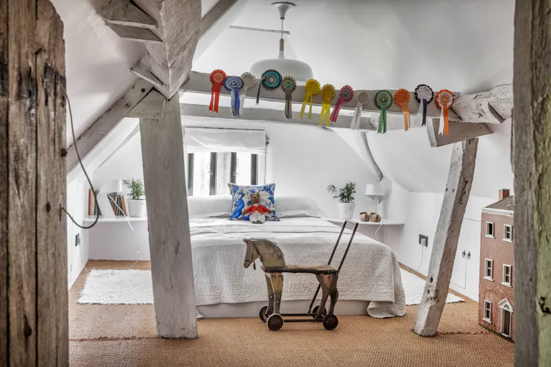 Bedroom - child's at Pretty South Downs farmhouse, L403 (photo 19)