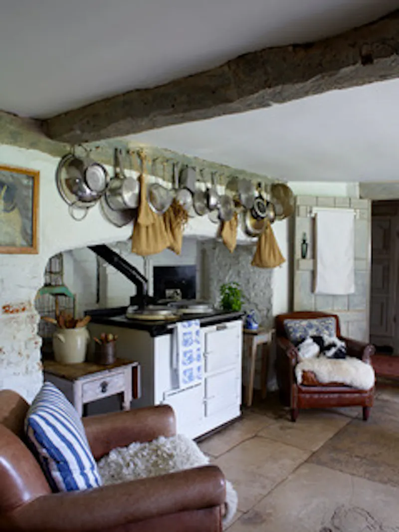 Kitchen at Pretty South Downs farmhouse, L403 (photo 10)