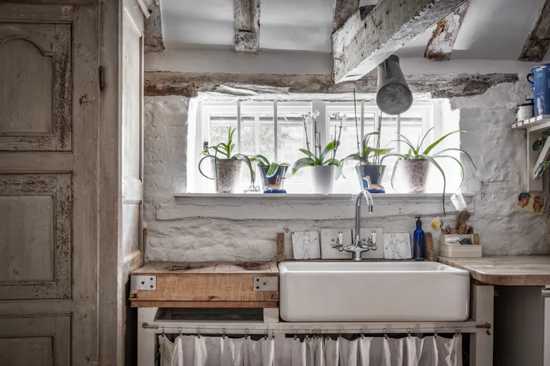 Pretty South Downs farmhouse, L403 (photo 11)