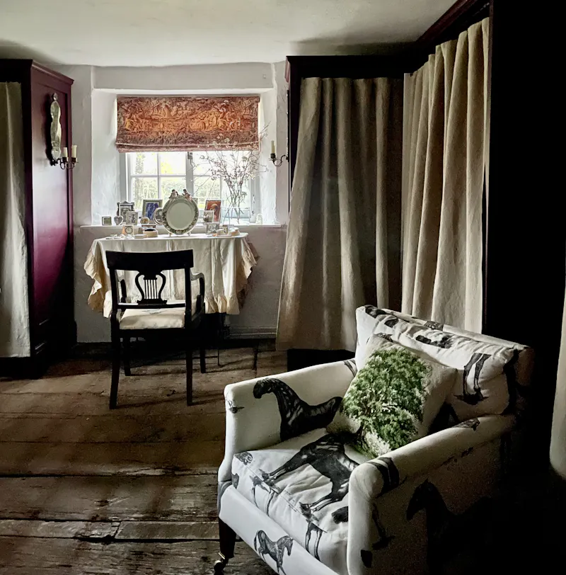 Pretty South Downs farmhouse, L403 (photo 14)
