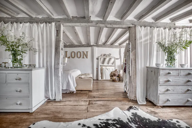 Bedroom at Pretty South Downs farmhouse, L403 (photo 16)