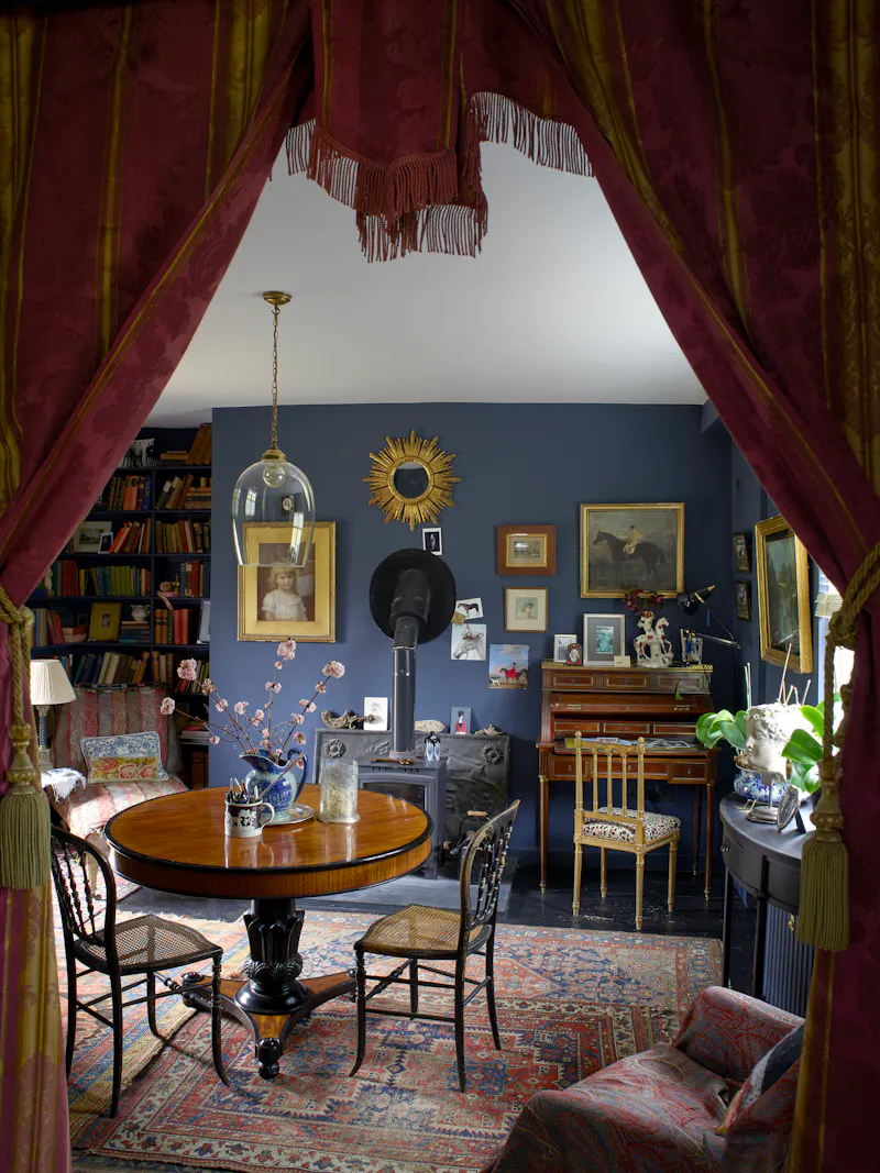 Dining room at Pretty South Downs farmhouse, L403 (photo 32)