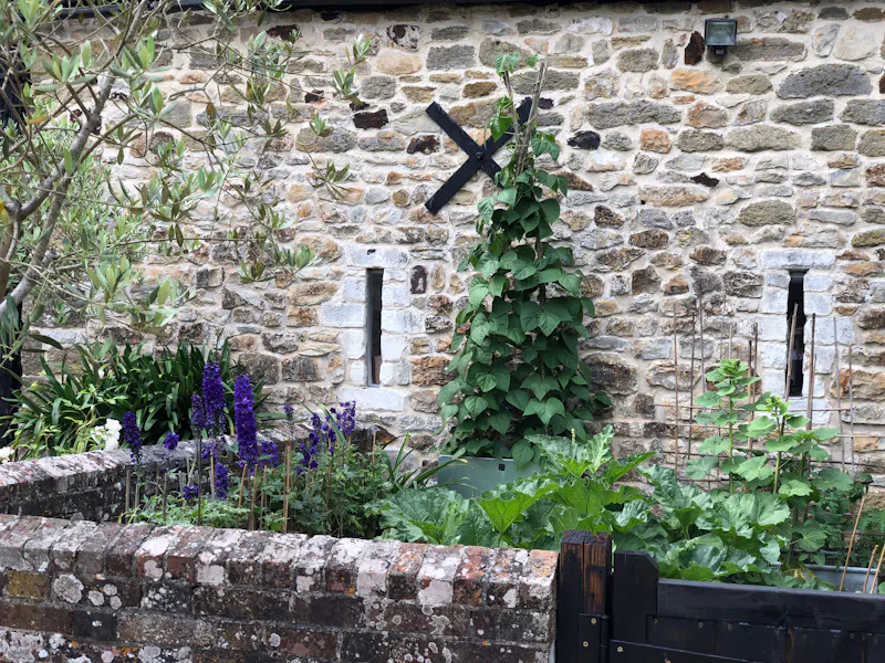 Pretty South Downs farmhouse, L403 (photo 38)