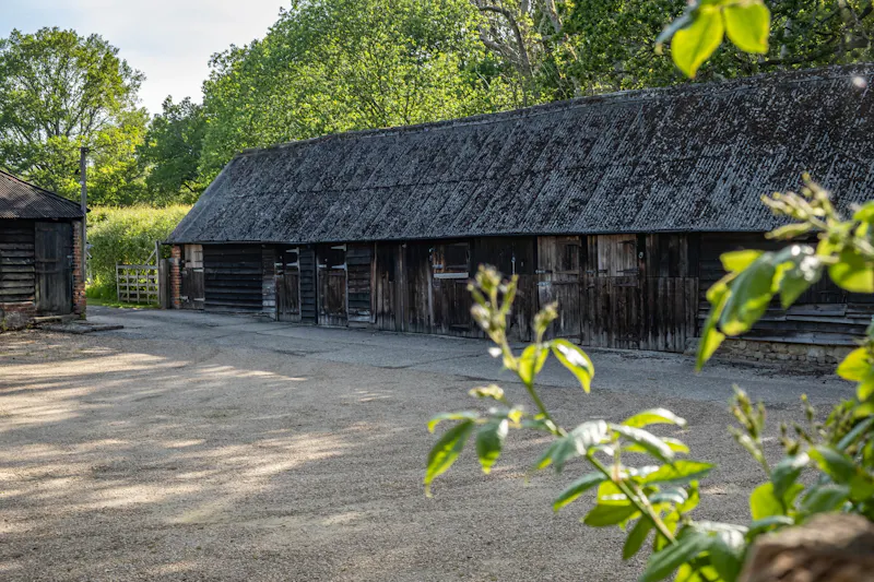 Pretty South Downs farmhouse, L403 (photo 54)