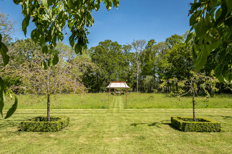 Pretty South Downs farmhouse, L403 (photo 81)