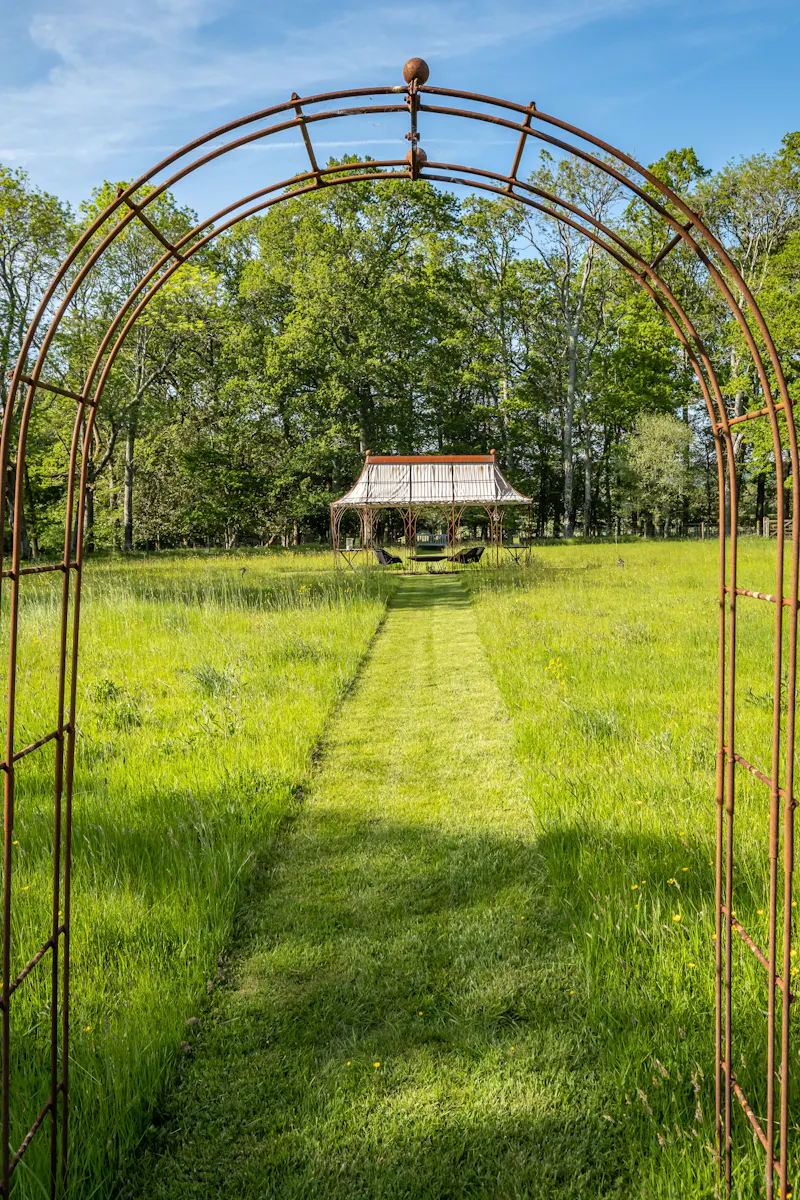 Summer house at Pretty South Downs farmhouse, L403 (photo 83)