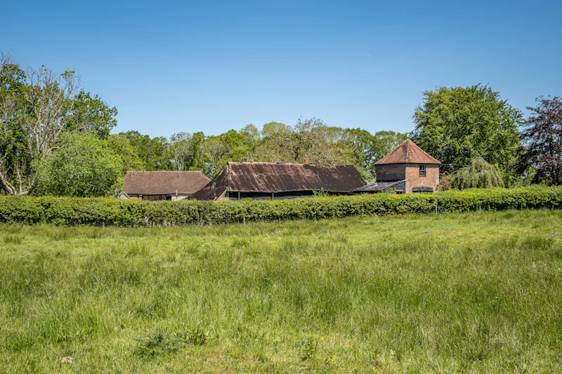 Pretty South Downs farmhouse, L403 (photo 64)