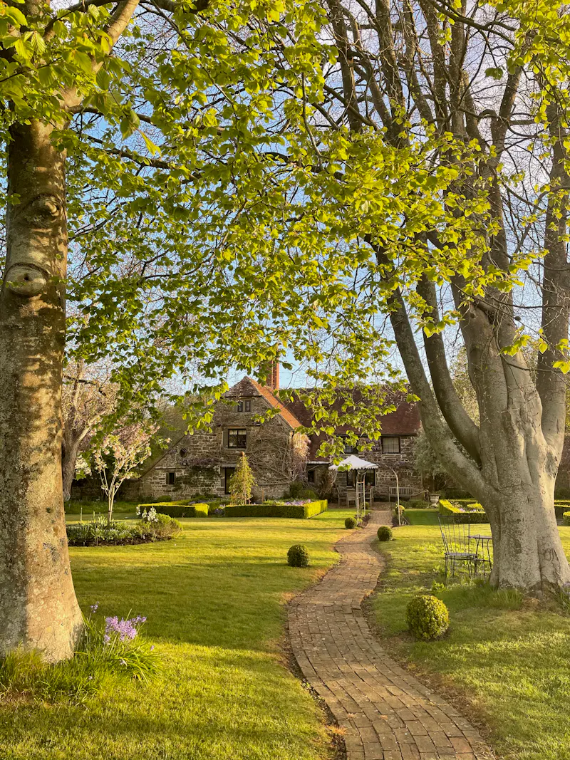 Pretty South Downs farmhouse, L403 (photo 71)