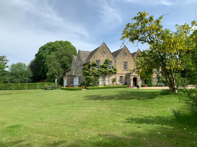 Garden at Striking Cotswolds manor home , H187 (photo 2)