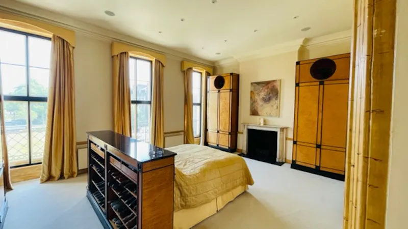 Bedroom at Luxury Kennington townhouse, A1017 (photo 58)