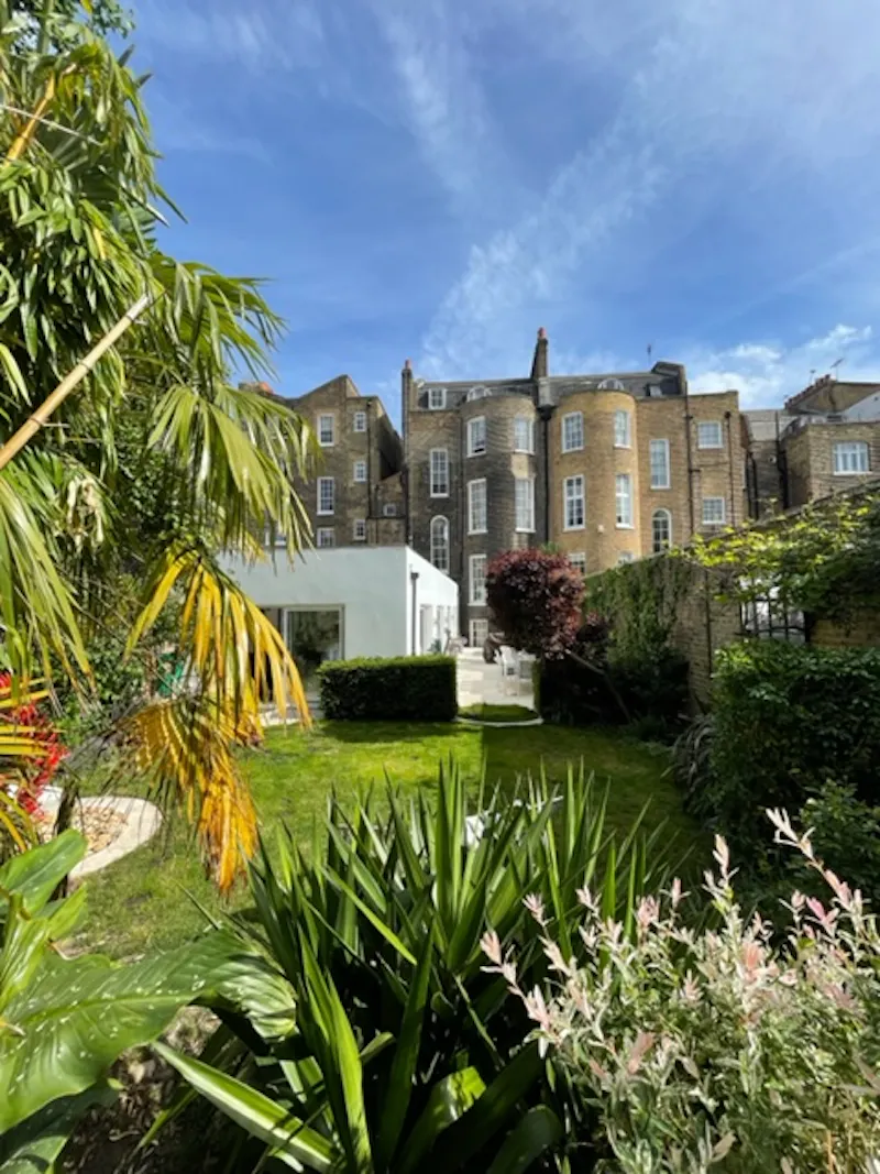 Garden at Luxury Kennington townhouse, A1017 (photo 88)