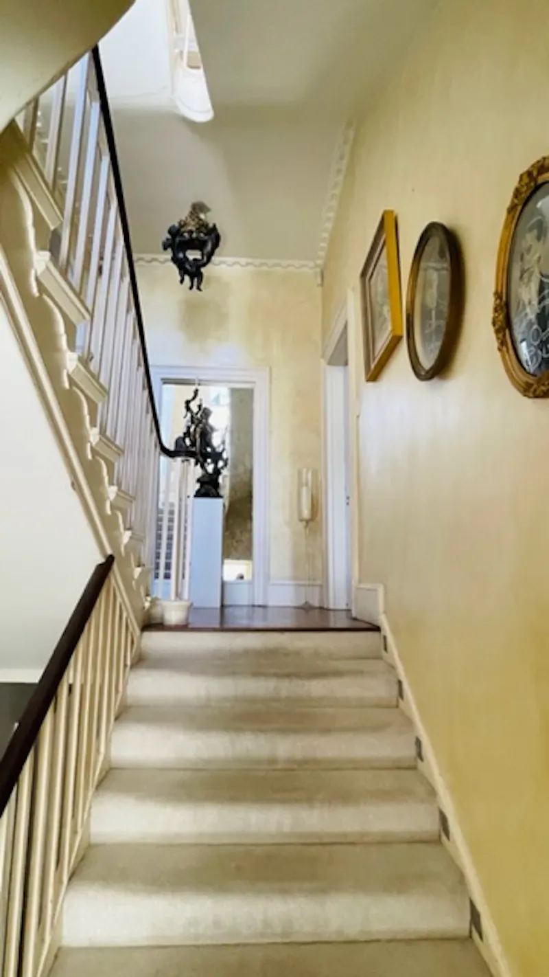 Staircase at Luxury Kennington townhouse, A1017 (photo 25)