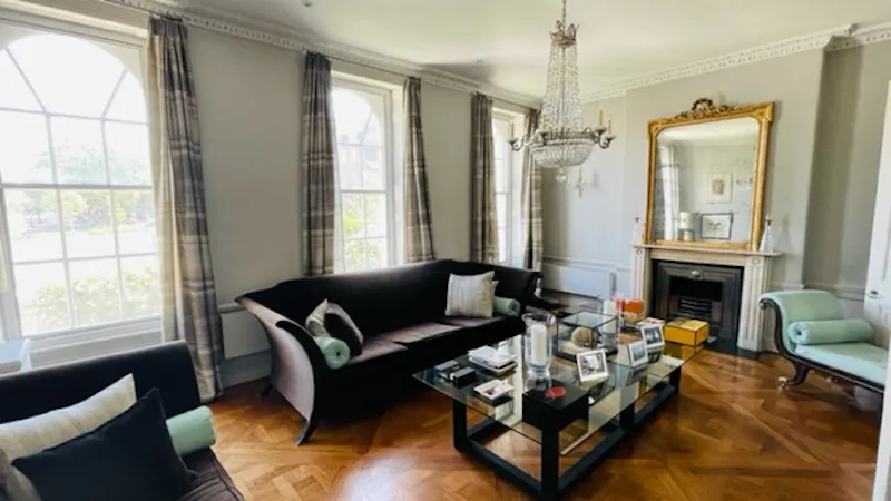 Living Room at Luxury Kennington townhouse, A1017 (photo 17)