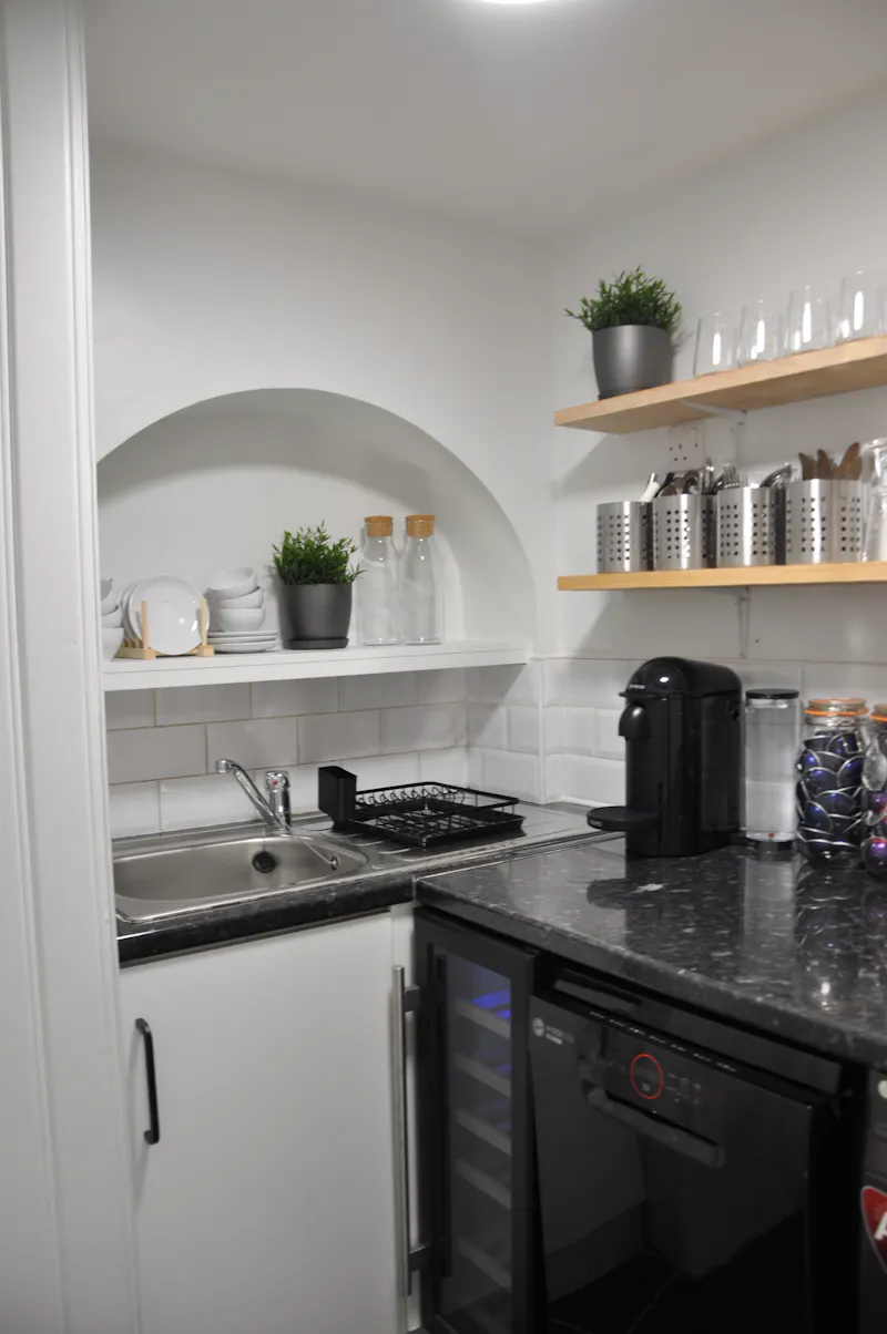 Kitchen at Salon in Spitalfelds, Shop45 (photo 9)
