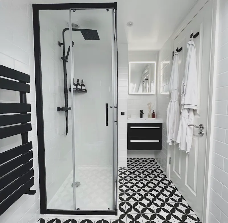 Bathroom at Victorian terrace Brentford, D2630 (photo 15)