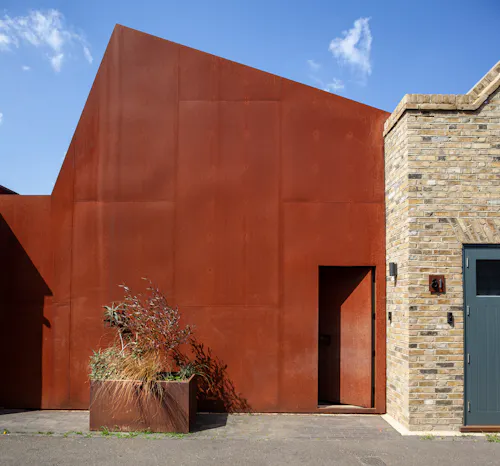 Modern mews in Brockley, D2610