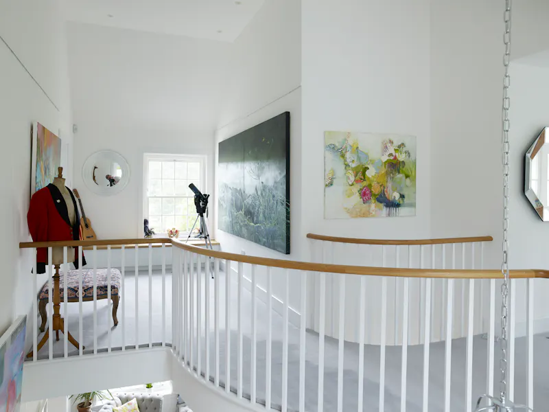 White colonial  house in Churt, D2631 (photo 21)