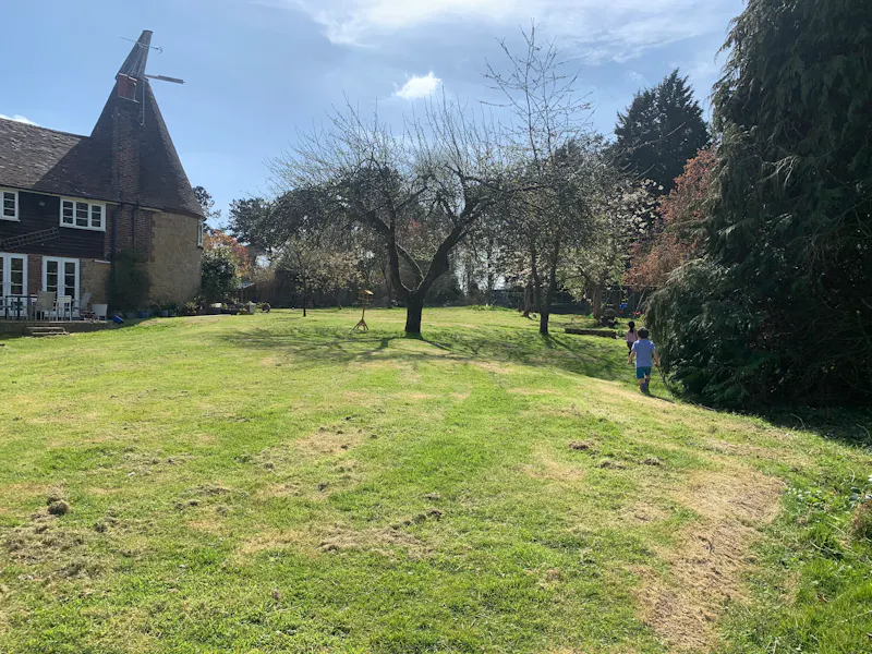 Garden at Westerham Country House  , L732 (photo 19)