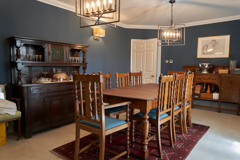Dining room at Chelmsford pool house, A1575 (photo 7)