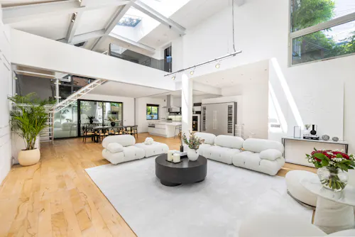 Modern Mews in Kensington, D2634