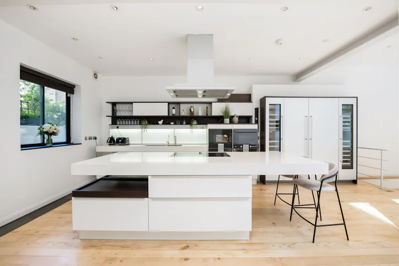 Kitchen at Modern Mews in Kensington, D2634 (photo 4)