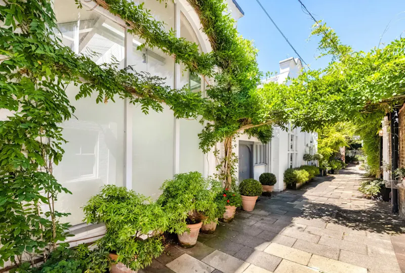 Modern Mews in Kensington, D2634 (photo 13)