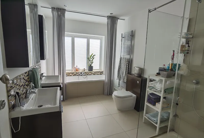 Bathroom at 1930's Semi in Muswell Hill, D2637 (photo 13)