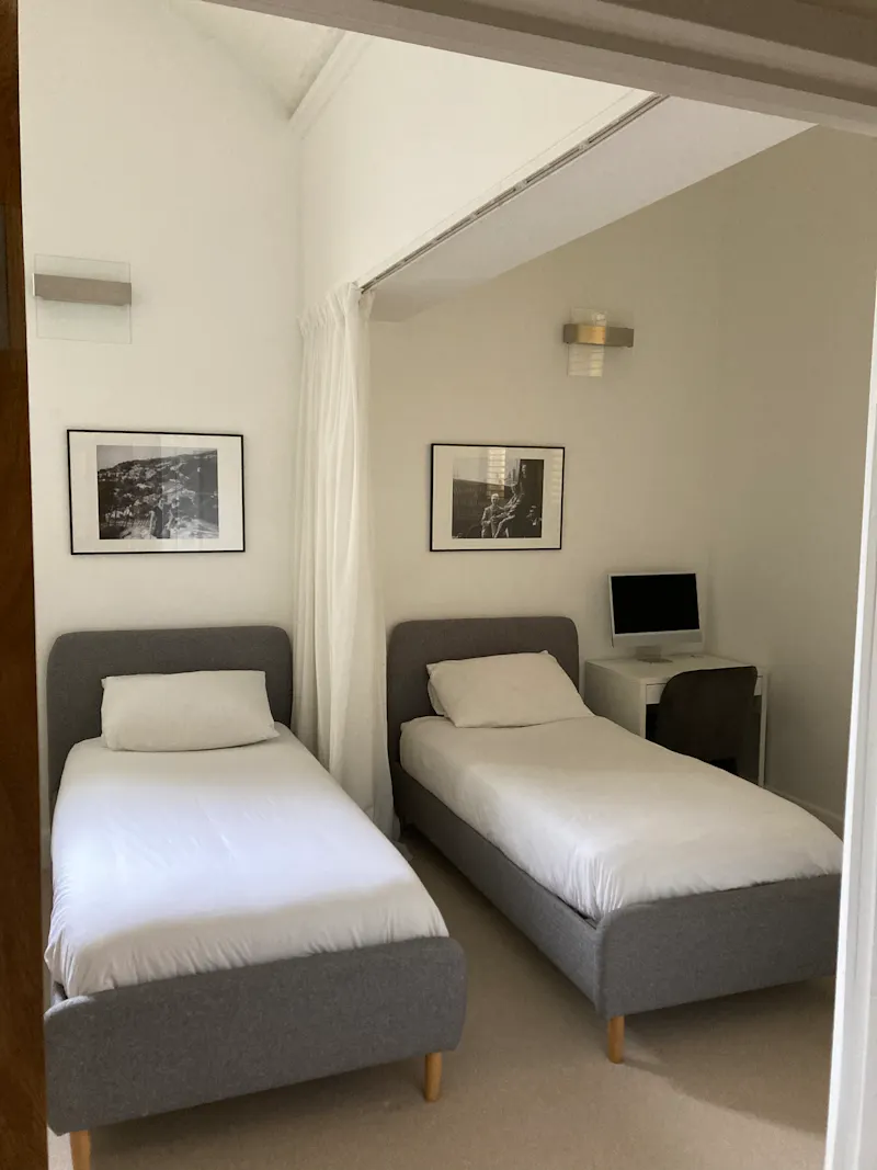 Study at Brentwood Apartment, F1216 (photo 10)
