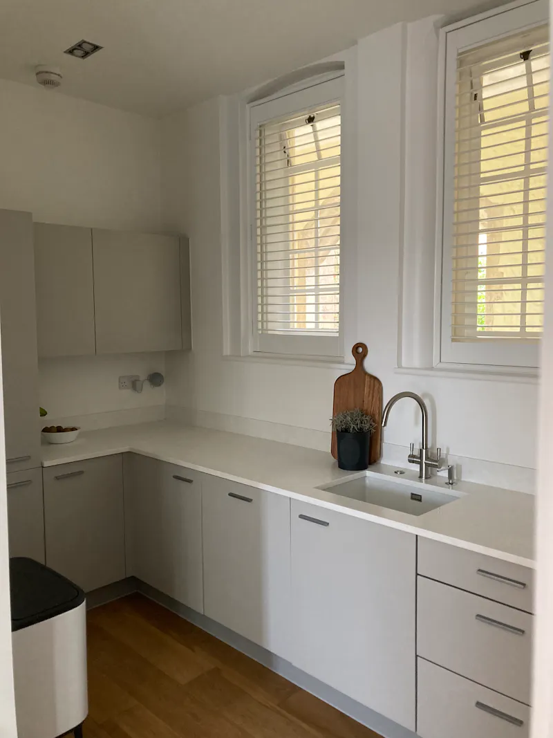 Kitchen at Brentwood Apartment, F1216 (photo 6)