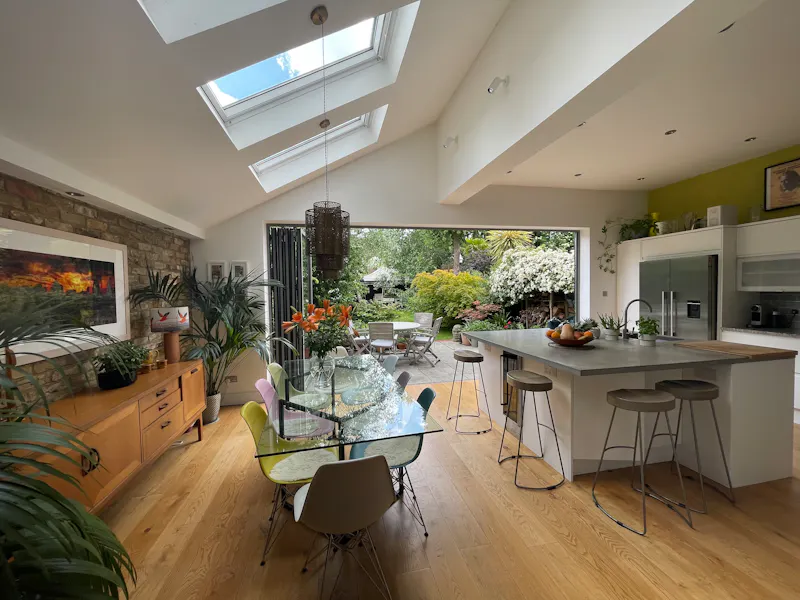 Open plan at Streatham Hill family house, E499 (photo 3)