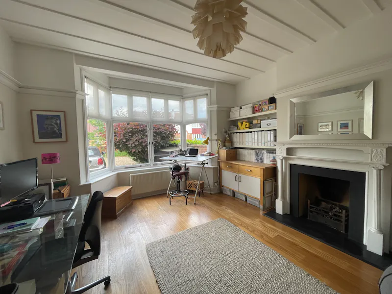 Study at Streatham Hill family house, E499 (photo 11)
