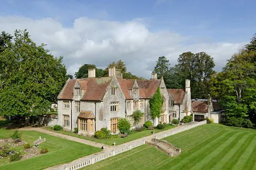 Taunton Manor House, H1019