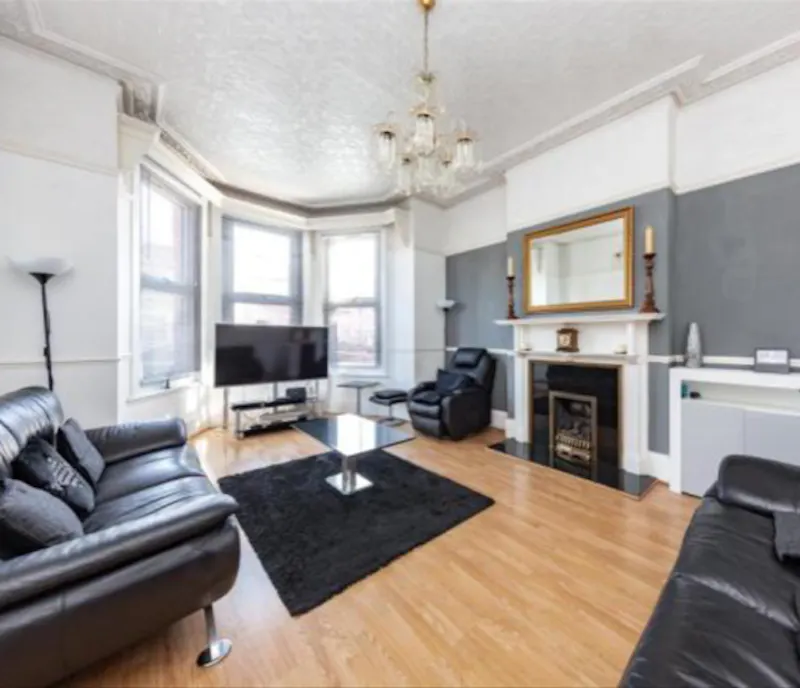 Living Room at Monochrome Seven Kings house, B1976 (photo 10)