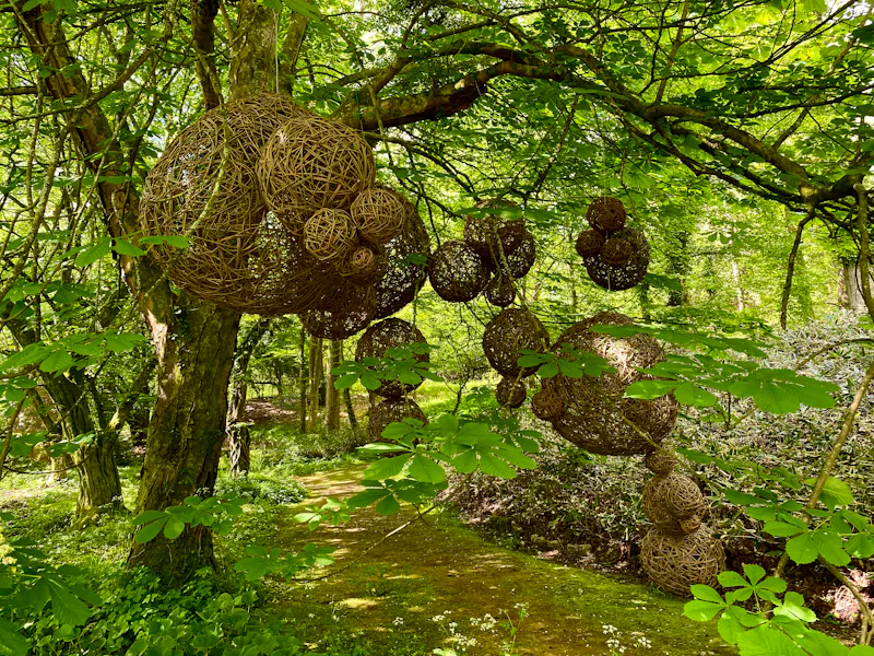Dorking cottage sculpture garden, C42 (photo 17)
