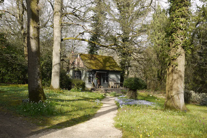 Summer house at Dorking cottage sculpture garden, C42 (photo 16)