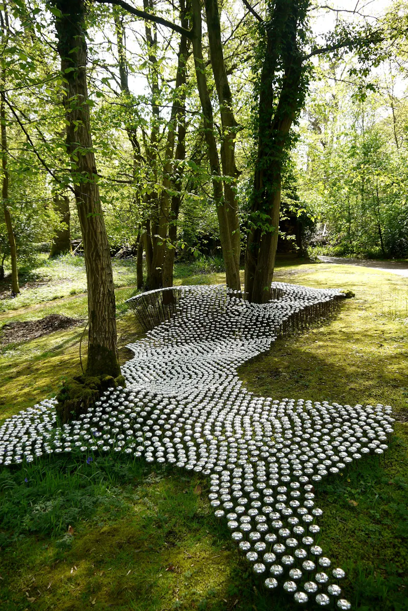 Dorking cottage sculpture garden, C42 (photo 3)