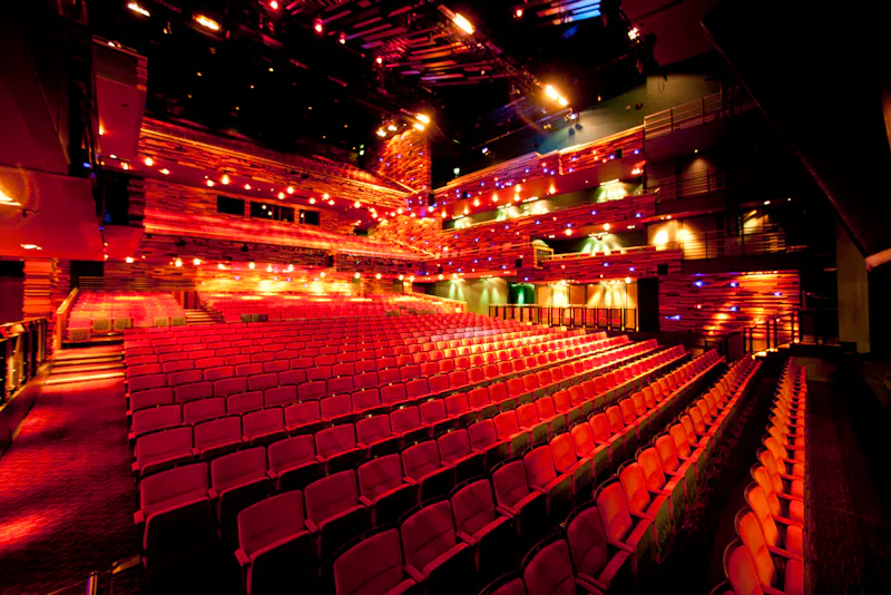 Stage at Film location P580 in Buckinghamshire (photo 4)