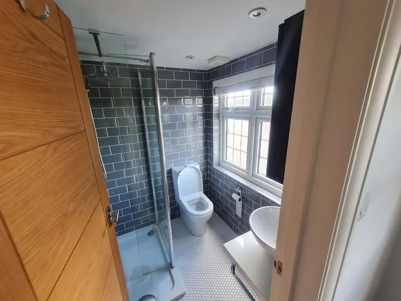 Bathroom at 1930's Semi near Romford, D2640 (photo 22)