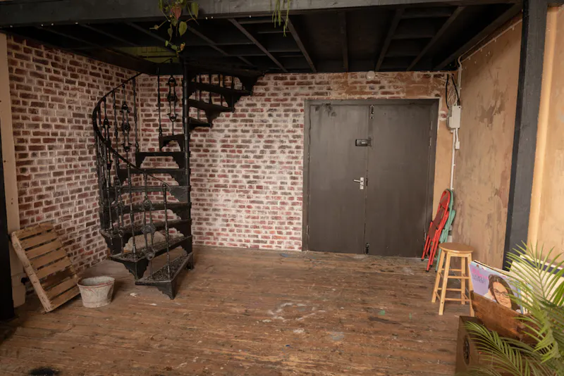 Staircase at Woolwich Dockyard Studios, N516 (photo 25)