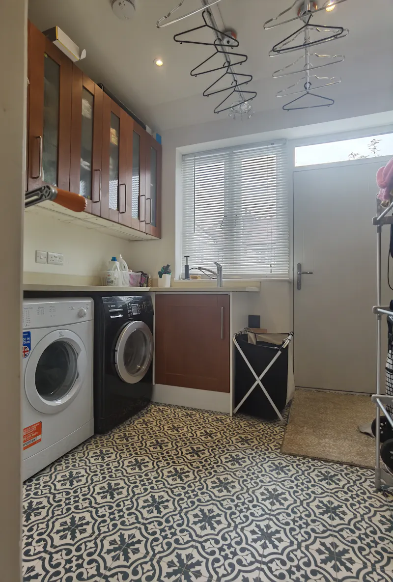 Floor - tiled at 1930's Semi in Muswell Hill, D2637 (photo 10)