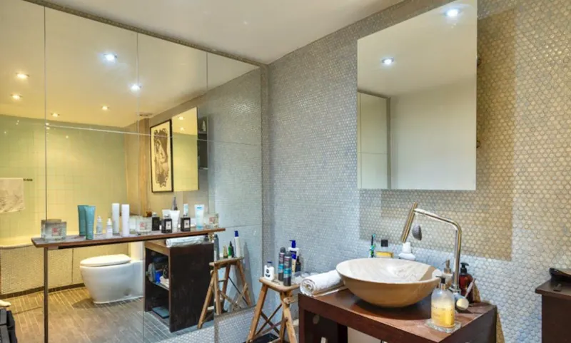 Bathroom at Large East London Loft, F1215 (photo 9)