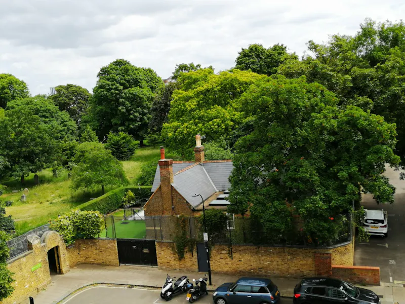 Barons Court Cemetery Lodge, B1981 (photo 14)