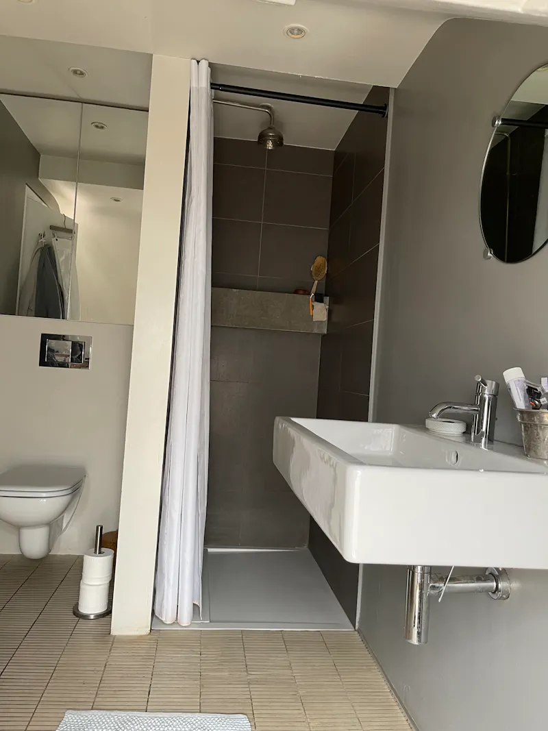Bathroom at Stamford Brook terrace, B1980 (photo 22)