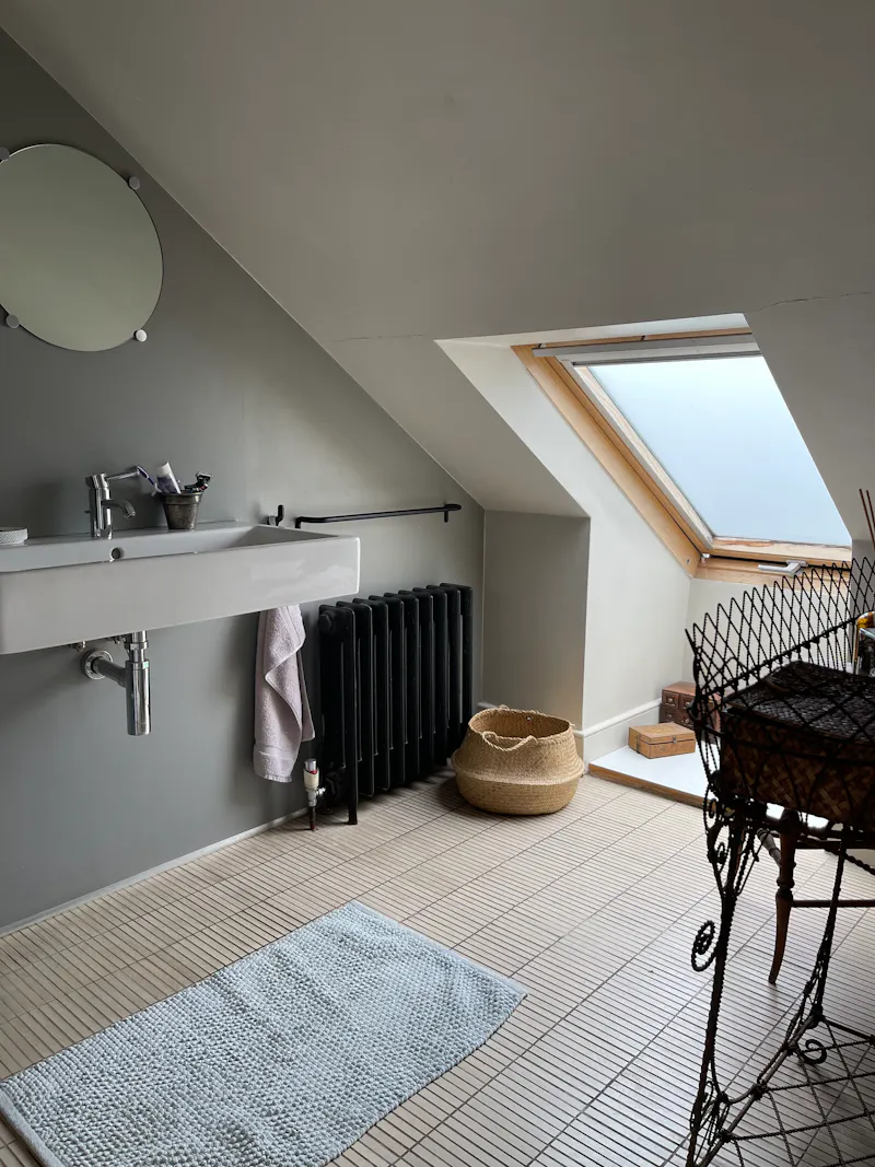 Bathroom at Stamford Brook terrace, B1980 (photo 27)