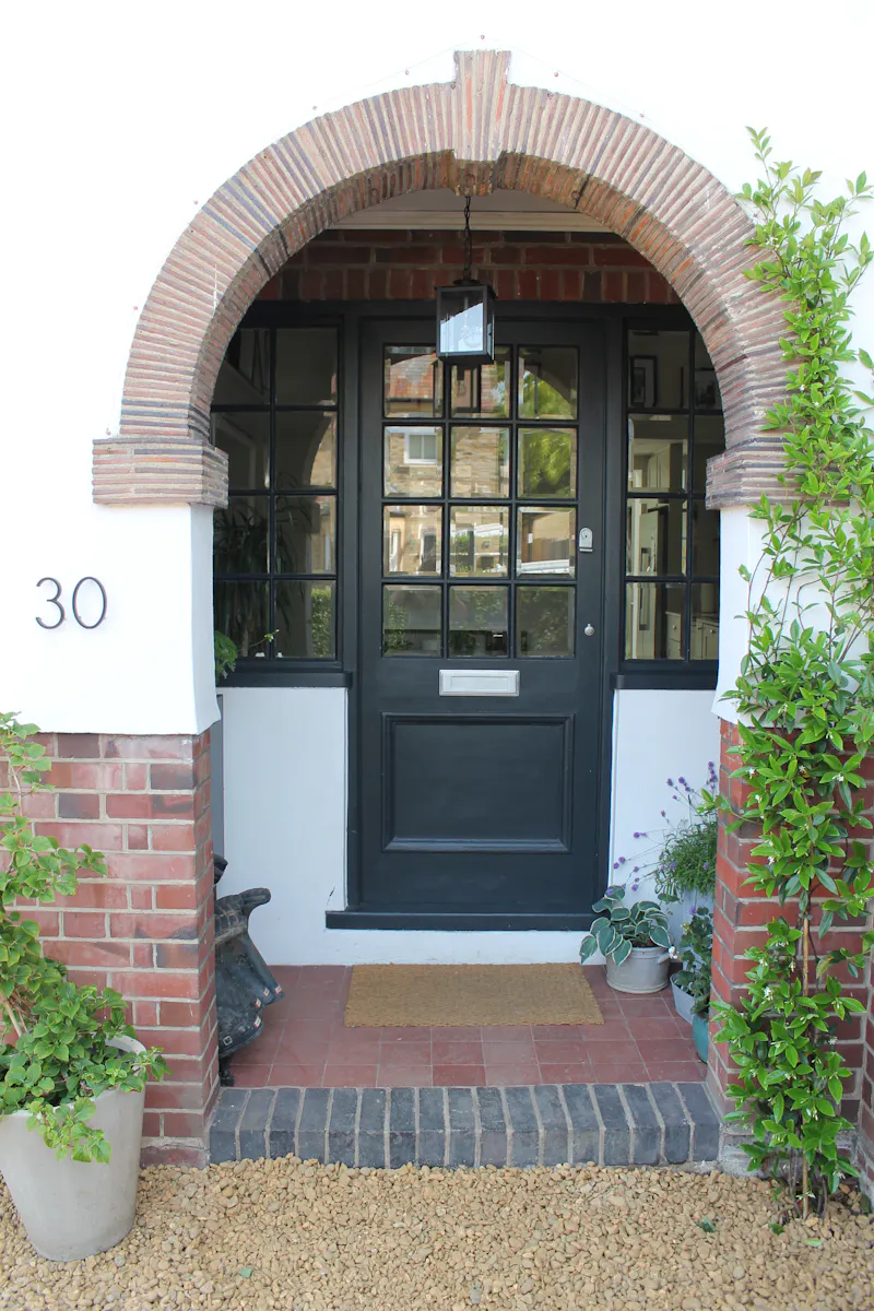 Renovated 1930s house Enfield, D2518 (photo 2)