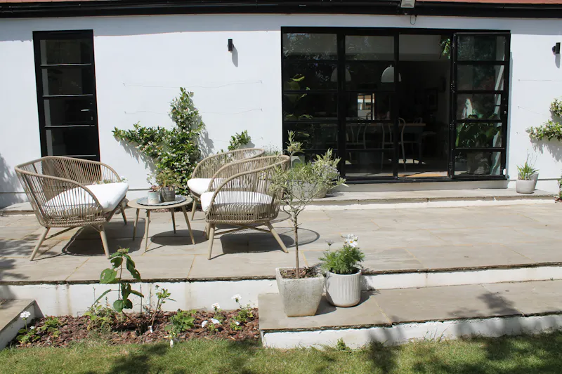 Terrace/Patio at Renovated 1930s house Enfield, D2518 (photo 25)
